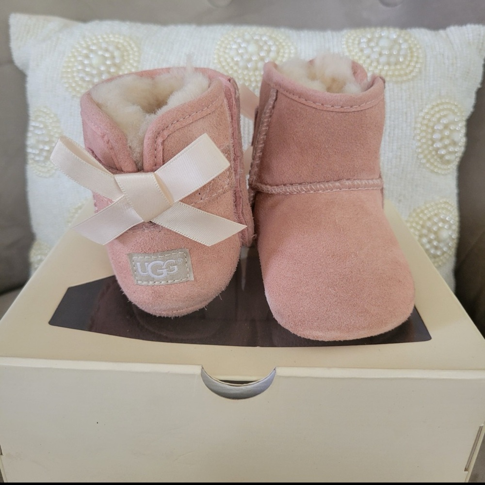 UGG Blush Baby Booties with Bow 0/1